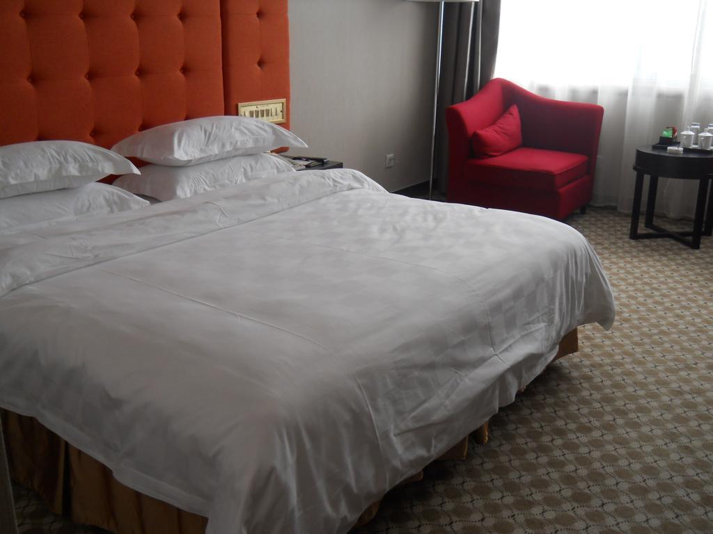 Linyi  Yijing Holiday Hotel Yimeng Road الغرفة الصورة