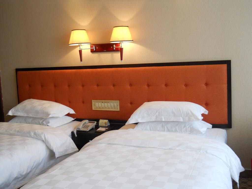 Linyi  Yijing Holiday Hotel Yimeng Road الغرفة الصورة