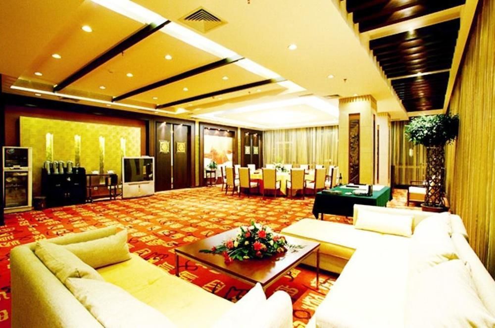 Linyi  Yijing Holiday Hotel Yimeng Road المظهر الخارجي الصورة